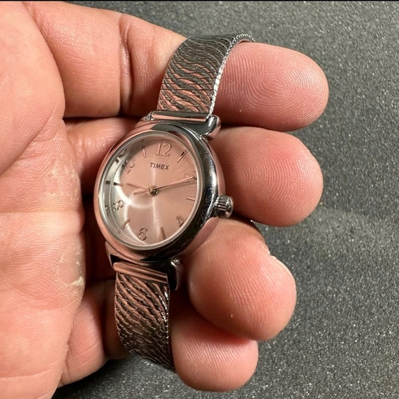 Timex Ladies Quartz Watch Elevated Classics Silver Tone T2P307 Working - Picture 4 of 10